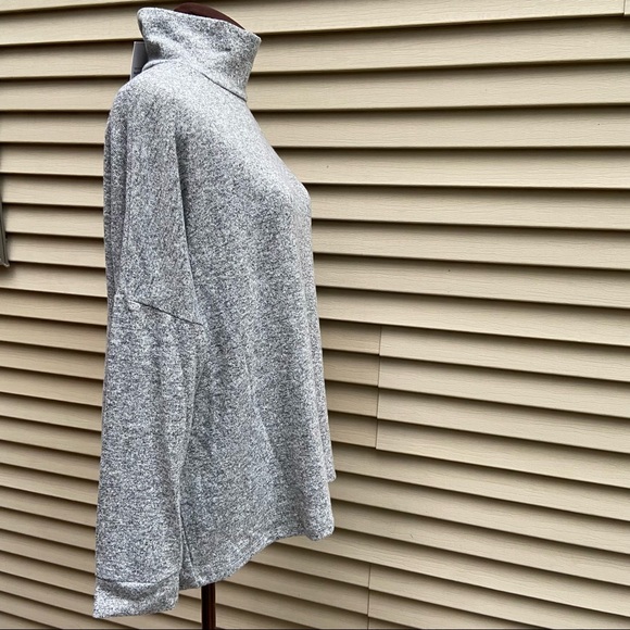 NWT Milan Kiss soft gray heather turtleneck mock neck sweater - Picture 4 of 11
